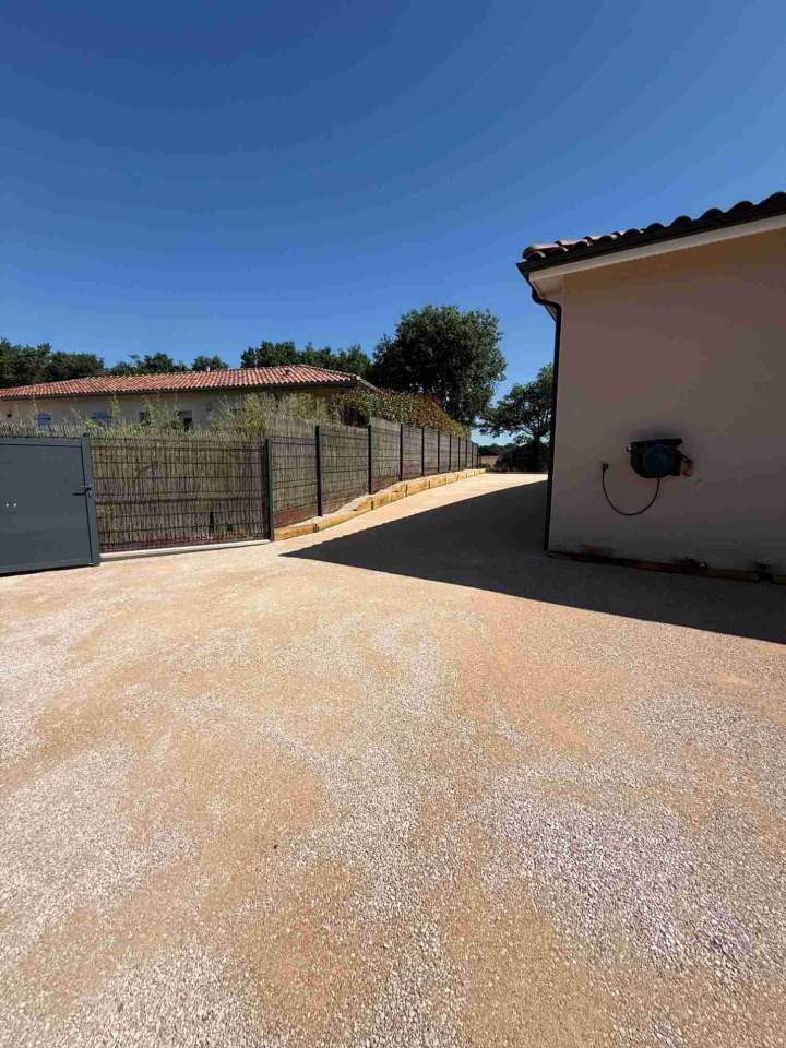 Revêtement cour en béton désactivé Samatan